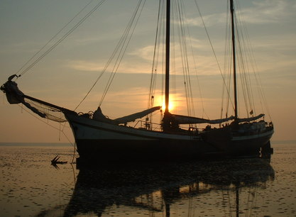 Droogvallen bij zonsondergang.jpg