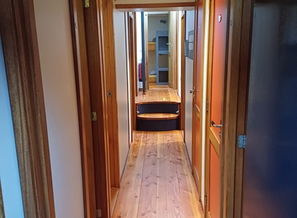 grote jager naar kamers.JPG