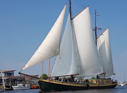 Zeilen in een kanaal.jpg