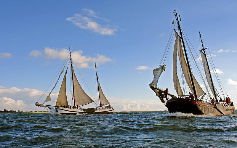 Zeilreizen voor volwassenen - De handen uit de mouwen en genieten van de omgeving