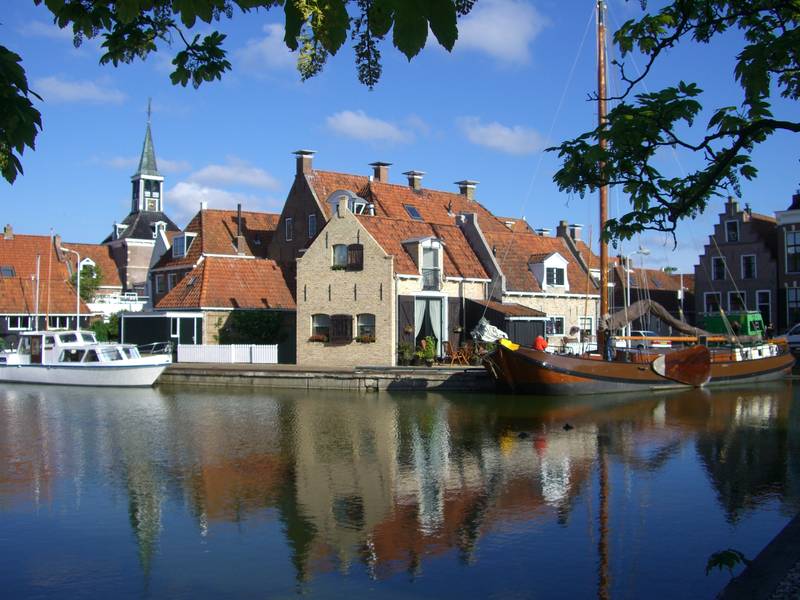 Naar Makkum zeilen Makkum - Friese havenstad Makkum